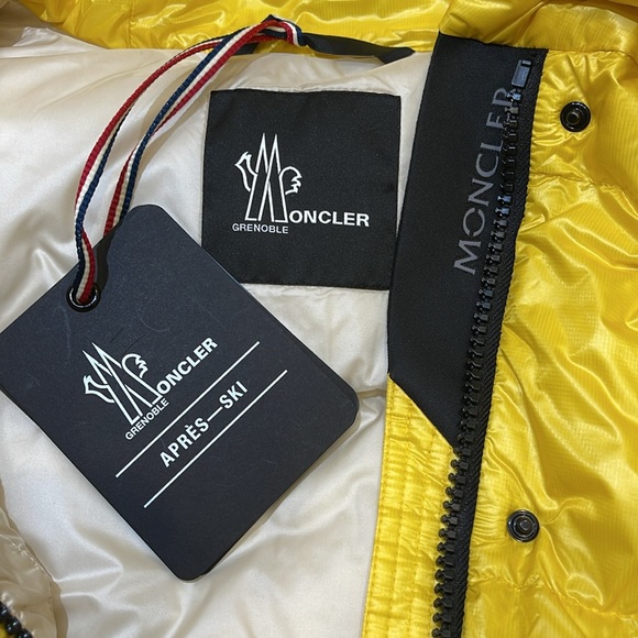 Authentic Moncler Resy Vest (brand New- Down) - Picture 2 of 7